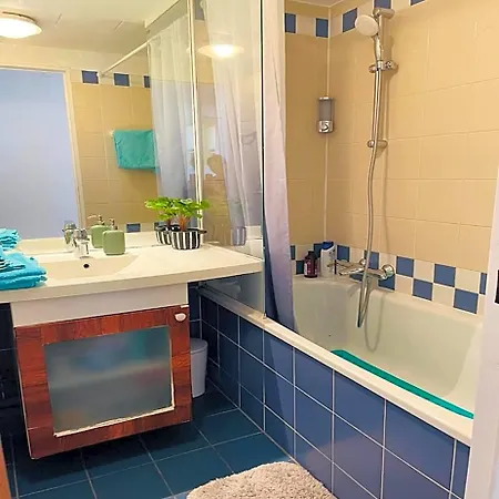Ryan Homes - In - La Defense 4*